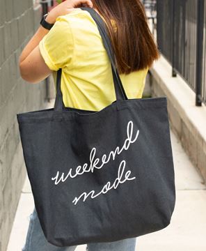 Picture of Weekend Mode Tote