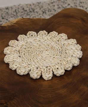 Picture of Corn Husk Flower Shape Candle Mat - 10"
