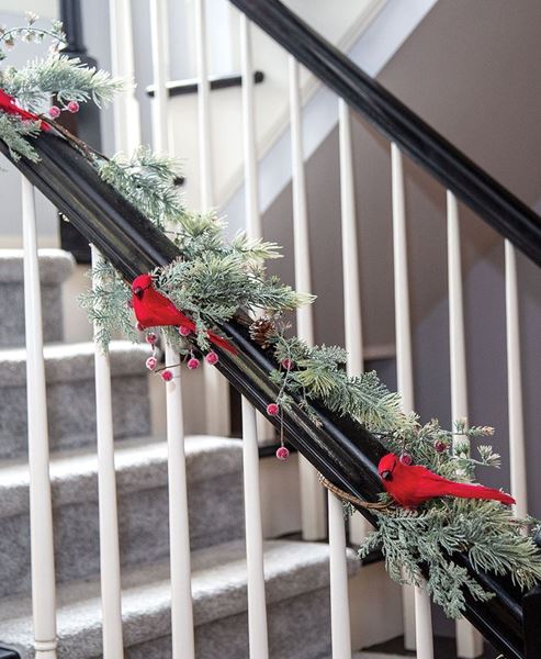 Picture of Icy Pine & Sugar Berry Cardinal Garland