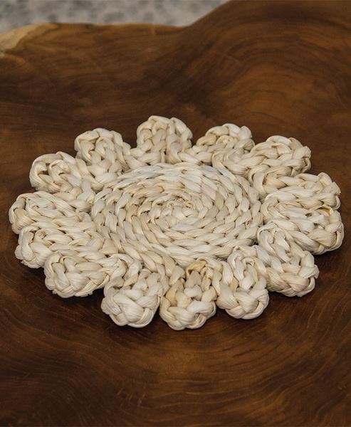 Picture of Corn Husk Flower Shape Candle Mat, 8"