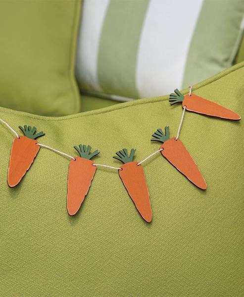 Picture of Wooden Carrot Mini Garland